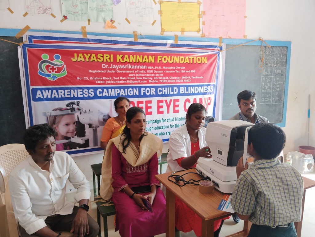 Dr. Jayasrikannan & Foundation Team Eye Screening